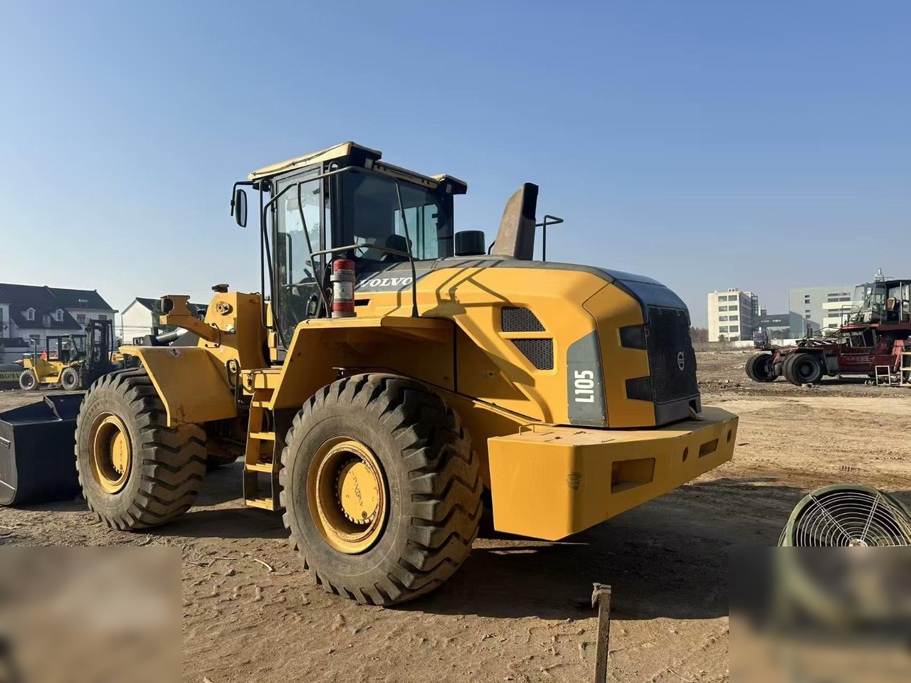 VOLVO L105 - Utovarivač na kotačima: slika VOLVO L105 - Utovarivač na kotačima VOLVO L105 - Utovarivač na kotačima: slika VOLVO L105 - Utovarivač na kotačima