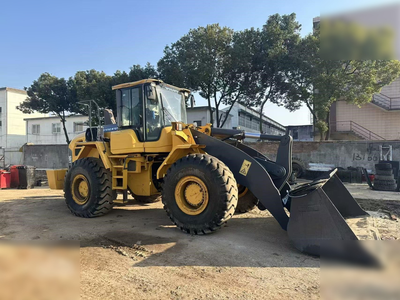 VOLVO L105 - Utovarivač na kotačima: slika VOLVO L105 - Utovarivač na kotačima VOLVO L105 - Utovarivač na kotačima: slika VOLVO L105 - Utovarivač na kotačima