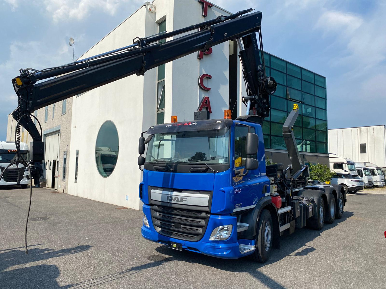 DAF CF 400 - Transporter kontejnera/ Kamion s izmjenjivim sanducima: slika DAF CF 400 - Transporter kontejnera/ Kamion s izmjenjivim sanducima DAF CF 400 - Transporter kontejnera/ Kamion s izmjenjivim sanducima: slika DAF CF 400 - Transporter kontejnera/ Kamion s izmjenjivim sanducima
