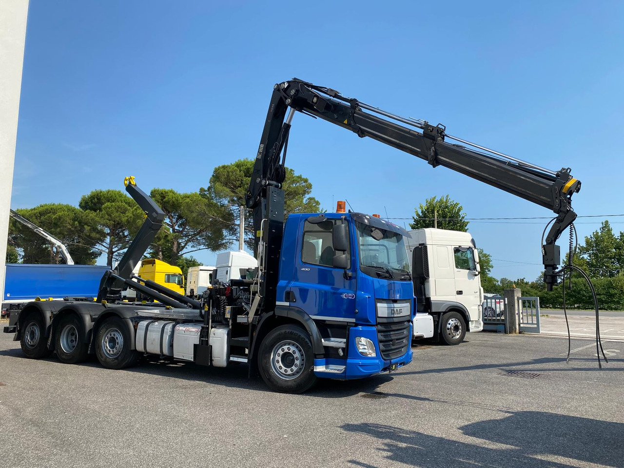 DAF CF 400 - Transporter kontejnera/ Kamion s izmjenjivim sanducima: slika DAF CF 400 - Transporter kontejnera/ Kamion s izmjenjivim sanducima DAF CF 400 - Transporter kontejnera/ Kamion s izmjenjivim sanducima: slika DAF CF 400 - Transporter kontejnera/ Kamion s izmjenjivim sanducima