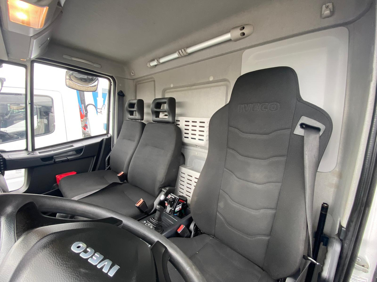 Kiper IVECO 75E16: slika Kiper IVECO 75E16