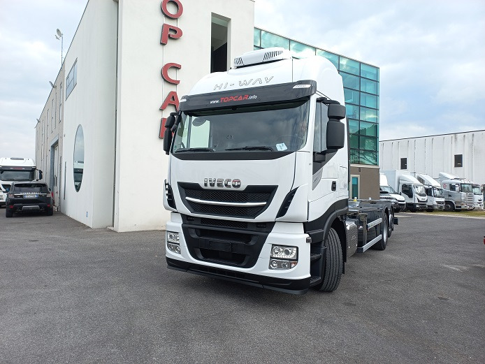 IVECO AS260S48 - Kamion-šasija: slika IVECO AS260S48 - Kamion-šasija IVECO AS260S48 - Kamion-šasija: slika IVECO AS260S48 - Kamion-šasija