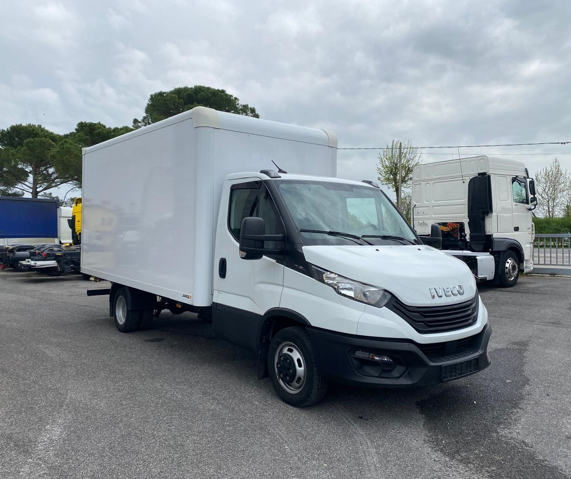 IVECO DAILY 35C16 - Furgon: slika IVECO DAILY 35C16 - Furgon IVECO DAILY 35C16 - Furgon: slika IVECO DAILY 35C16 - Furgon