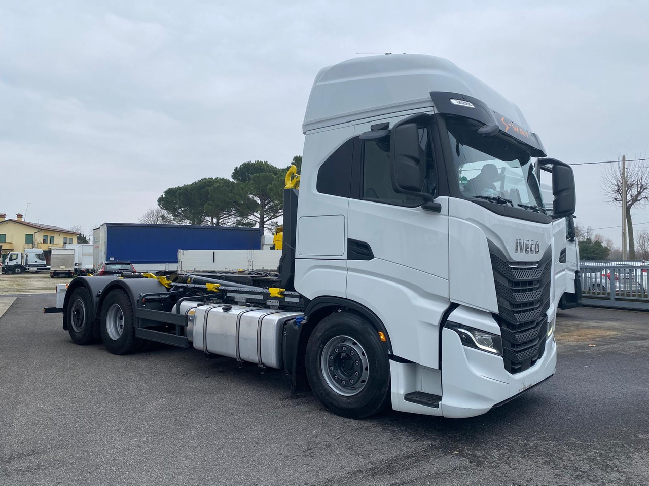 IVECO S-WAY AS260S48 - Kamion s kukastom dizalicom: slika IVECO S-WAY AS260S48 - Kamion s kukastom dizalicom IVECO S-WAY AS260S48 - Kamion s kukastom dizalicom: slika IVECO S-WAY AS260S48 - Kamion s kukastom dizalicom