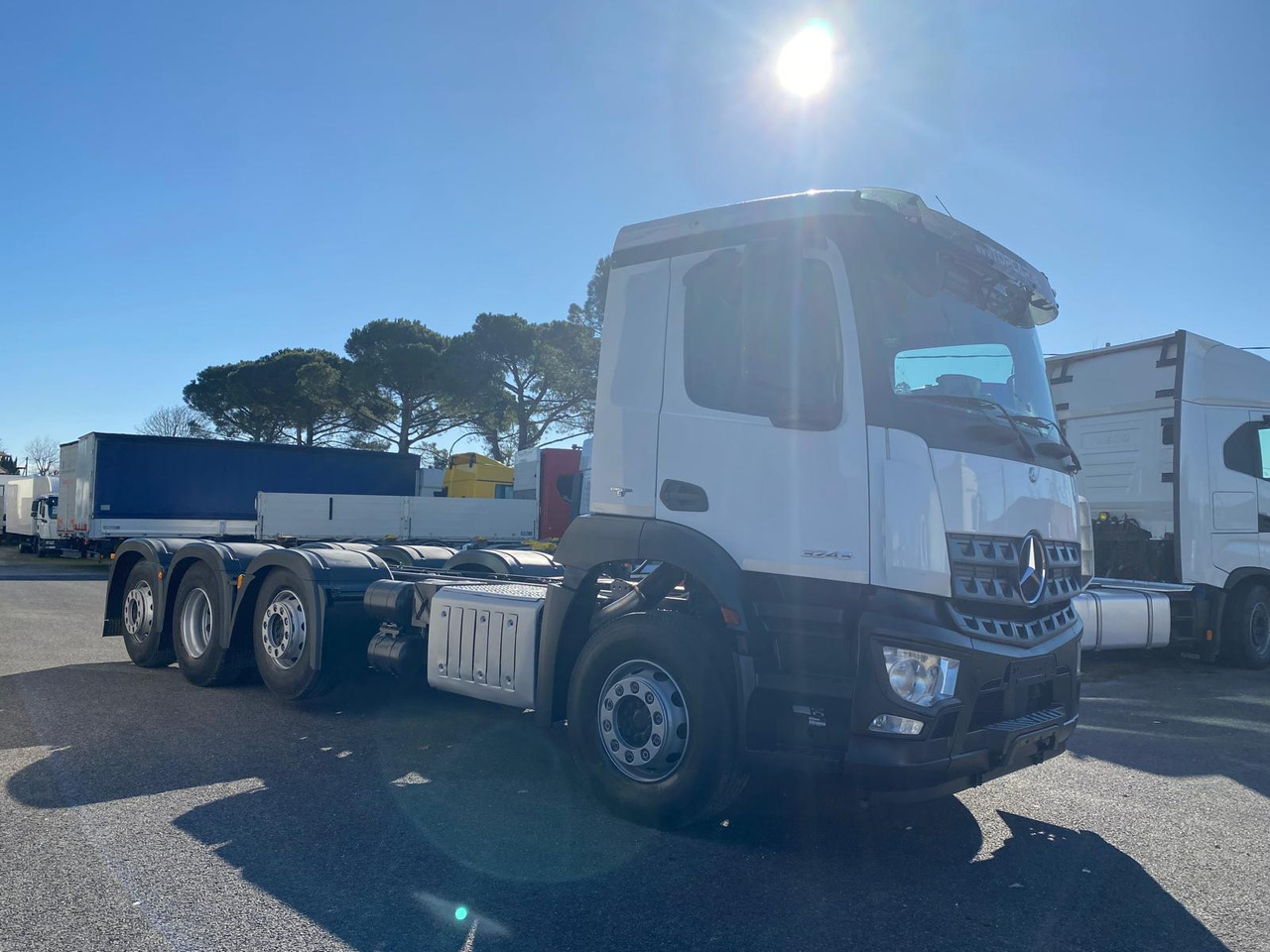 MERCEDES-BENZ AROCS 32.43 - Kamion-šasija: slika MERCEDES-BENZ AROCS 32.43 - Kamion-šasija MERCEDES-BENZ AROCS 32.43 - Kamion-šasija: slika MERCEDES-BENZ AROCS 32.43 - Kamion-šasija