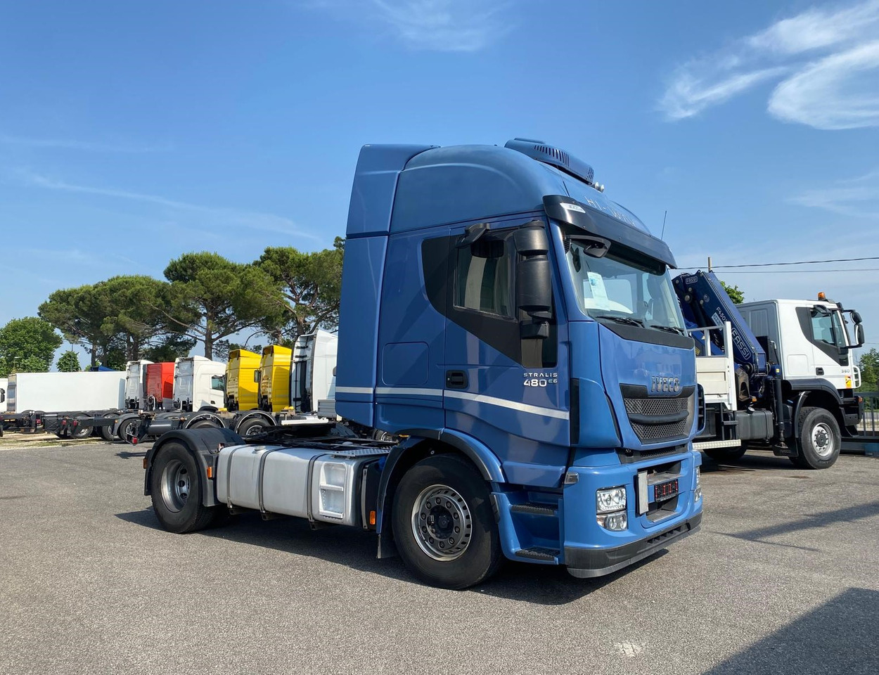 IVECO AS440T/P - Tegljač: slika IVECO AS440T/P - Tegljač IVECO AS440T/P - Tegljač: slika IVECO AS440T/P - Tegljač