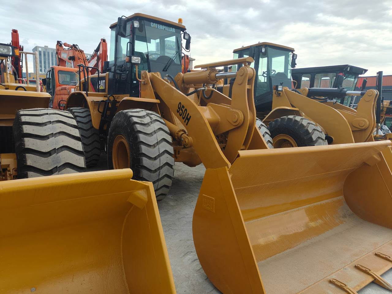 CATERPILLAR 950h in stock good quality ready to work - Utovarivač na kotačima: slika CATERPILLAR 950h in stock good quality ready to work - Utovarivač na kotačima CATERPILLAR 950h in stock good quality ready to work - Utovarivač na kotačima: slika CATERPILLAR 950h in stock good quality ready to work - Utovarivač na kotačima
