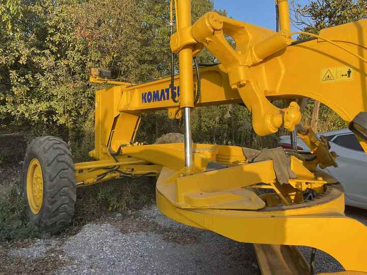 Japan Komatsu GD655 Motor Grader Cheap Price Komatsu Road Grader GD655 Good Condition in China - Grejder: slika Japan Komatsu GD655 Motor Grader Cheap Price Komatsu Road Grader GD655 Good Condition in China - Grejder Japan Komatsu GD655 Motor Grader Cheap Price Komatsu Road Grader GD655 Good Condition in China - Grejder: slika Japan Komatsu GD655 Motor Grader Cheap Price Komatsu Road Grader GD655 Good Condition in China - Grejder