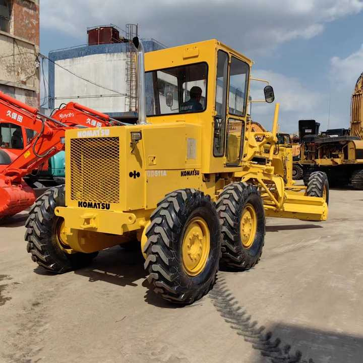USED Komatsu GD511 Grader with Good Condition for Sale - Grejder: slika USED Komatsu GD511 Grader with Good Condition for Sale - Grejder USED Komatsu GD511 Grader with Good Condition for Sale - Grejder: slika USED Komatsu GD511 Grader with Good Condition for Sale - Grejder