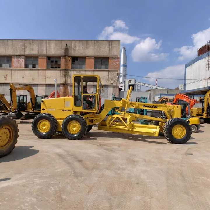 USED Komatsu GD511 Grader with Good Condition for Sale - Grejder: slika USED Komatsu GD511 Grader with Good Condition for Sale - Grejder USED Komatsu GD511 Grader with Good Condition for Sale - Grejder: slika USED Komatsu GD511 Grader with Good Condition for Sale - Grejder
