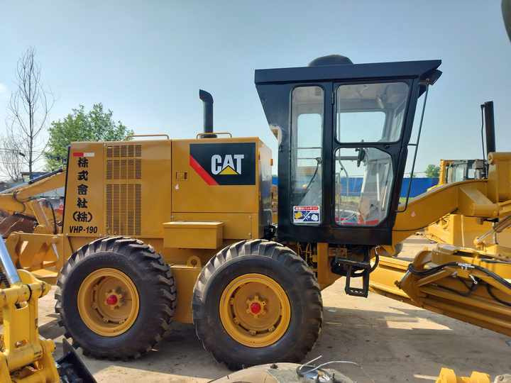Used CAT 140H Motor Grader From Japan with Excellent Performance Caterpillar 140h in Good Condition for Sale - Grejder: slika Used CAT 140H Motor Grader From Japan with Excellent Performance Caterpillar 140h in Good Condition for Sale - Grejder Used CAT 140H Motor Grader From Japan with Excellent Performance Caterpillar 140h in Good Condition for Sale - Grejder: slika Used CAT 140H Motor Grader From Japan with Excellent Performance Caterpillar 140h in Good Condition for Sale - Grejder