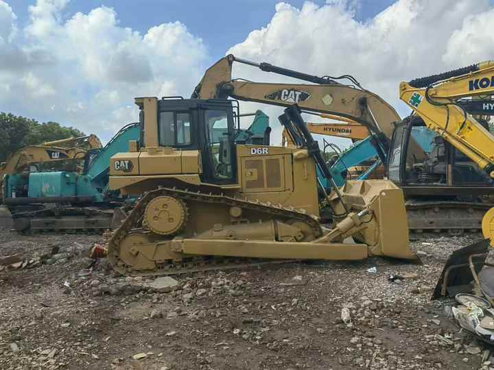 Used Caterpillar D6R Boutique Bulldozer in Running Working Condition Hot Sale Good Condition USD D6R D8R D9R D10R in Stock - Buldožer: slika Used Caterpillar D6R Boutique Bulldozer in Running Working Condition Hot Sale Good Condition USD D6R D8R D9R D10R in Stock - Buldožer Used Caterpillar D6R Boutique Bulldozer in Running Working Condition Hot Sale Good Condition USD D6R D8R D9R D10R in Stock - Buldožer: slika Used Caterpillar D6R Boutique Bulldozer in Running Working Condition Hot Sale Good Condition USD D6R D8R D9R D10R in Stock - Buldožer