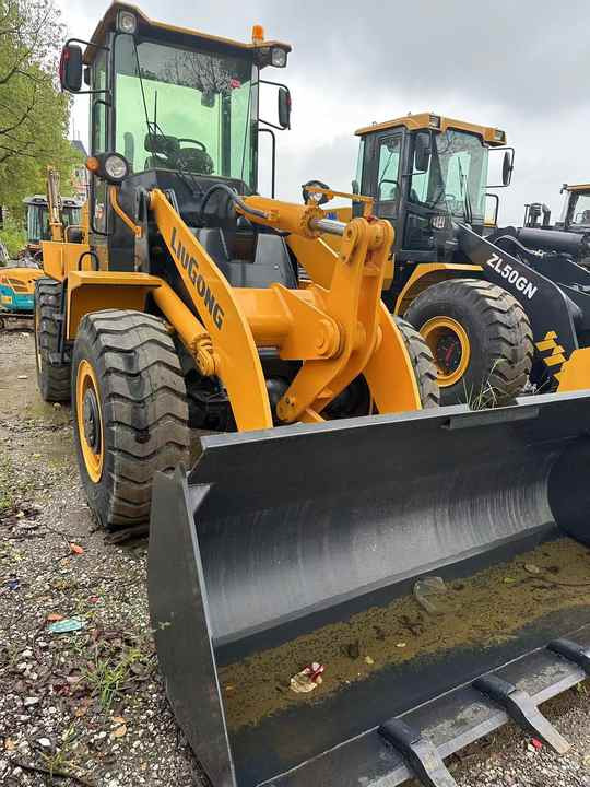 Used China Brand Liugong Clg836 Wheel Loader for Sale Clg 836 856 Wheel Loader - Utovarivač na kotačima: slika Used China Brand Liugong Clg836 Wheel Loader for Sale Clg 836 856 Wheel Loader - Utovarivač na kotačima Used China Brand Liugong Clg836 Wheel Loader for Sale Clg 836 856 Wheel Loader - Utovarivač na kotačima: slika Used China Brand Liugong Clg836 Wheel Loader for Sale Clg 836 856 Wheel Loader - Utovarivač na kotačima