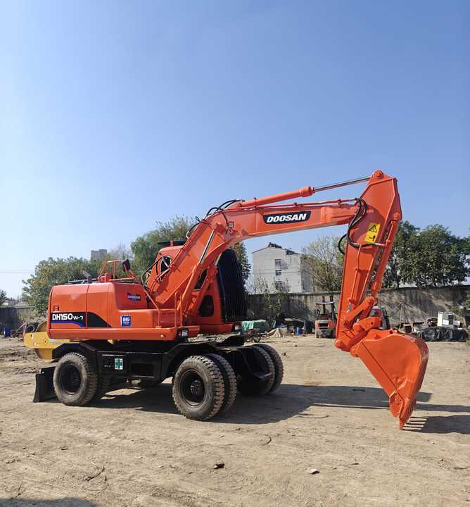 Used Doosan DH150W-7 Model Wheel Excavator Second Hand Machine Popular Brand Korean Doosan Hydraulic Machinery - Bager na kotačima: slika Used Doosan DH150W-7 Model Wheel Excavator Second Hand Machine Popular Brand Korean Doosan Hydraulic Machinery - Bager na kotačima Used Doosan DH150W-7 Model Wheel Excavator Second Hand Machine Popular Brand Korean Doosan Hydraulic Machinery - Bager na kotačima: slika Used Doosan DH150W-7 Model Wheel Excavator Second Hand Machine Popular Brand Korean Doosan Hydraulic Machinery - Bager na kotačima