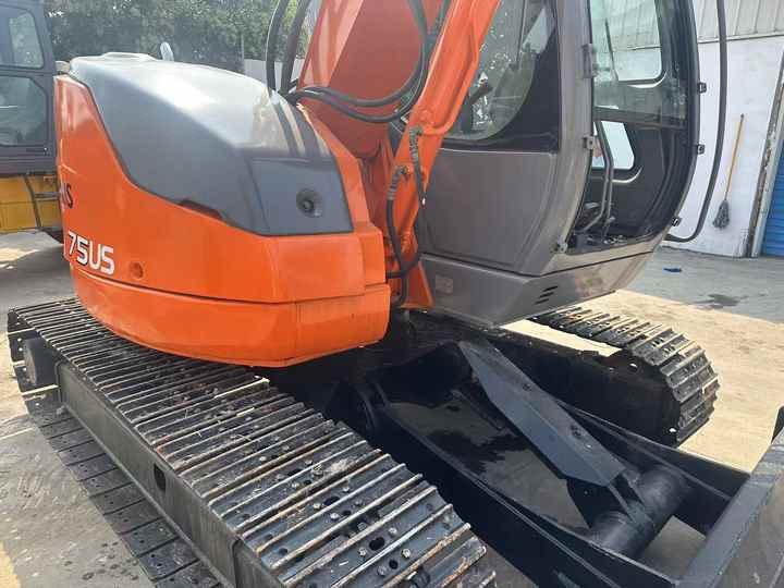 Used HITACHI ZX-75 - Bager gusjeničar: slika Used HITACHI ZX-75 - Bager gusjeničar Used HITACHI ZX-75 - Bager gusjeničar: slika Used HITACHI ZX-75 - Bager gusjeničar