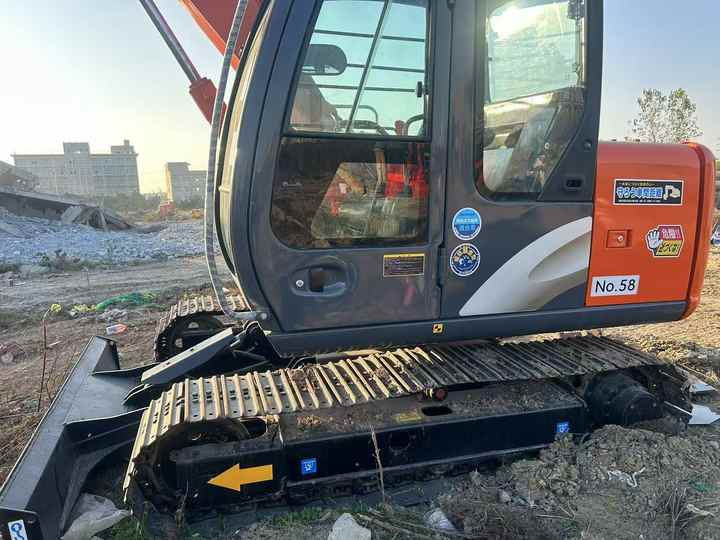 Used HITACHI ZX70 Model Mini Excavator Second Hand Machine Popular Brand Japan Hitachi Hydraulic Machinery - Mini bager: slika Used HITACHI ZX70 Model Mini Excavator Second Hand Machine Popular Brand Japan Hitachi Hydraulic Machinery - Mini bager Used HITACHI ZX70 Model Mini Excavator Second Hand Machine Popular Brand Japan Hitachi Hydraulic Machinery - Mini bager: slika Used HITACHI ZX70 Model Mini Excavator Second Hand Machine Popular Brand Japan Hitachi Hydraulic Machinery - Mini bager