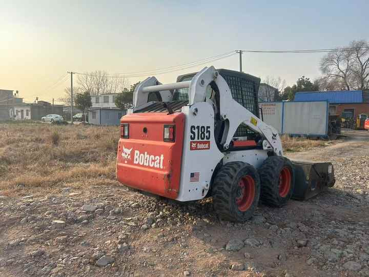 Used bobcat s185 skid steer loader on sale 100% excellent condition bobcat brand s185 s300 s550 s16 s18 skid steer sale - Mini utovarivač: slika Used bobcat s185 skid steer loader on sale 100% excellent condition bobcat brand s185 s300 s550 s16 s18 skid steer sale - Mini utovarivač Used bobcat s185 skid steer loader on sale 100% excellent condition bobcat brand s185 s300 s550 s16 s18 skid steer sale - Mini utovarivač: slika Used bobcat s185 skid steer loader on sale 100% excellent condition bobcat brand s185 s300 s550 s16 s18 skid steer sale - Mini utovarivač