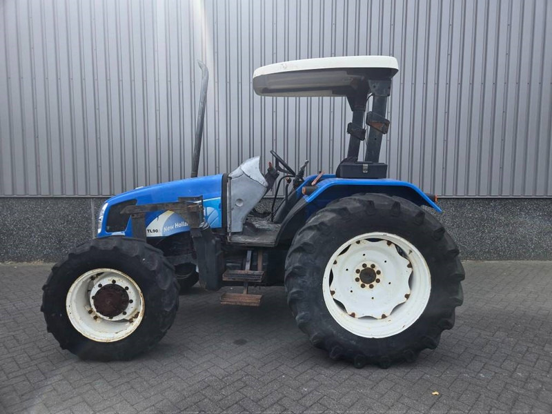 New Holland TL 90 A - Traktor: slika New Holland TL 90 A - Traktor New Holland TL 90 A - Traktor: slika New Holland TL 90 A - Traktor
