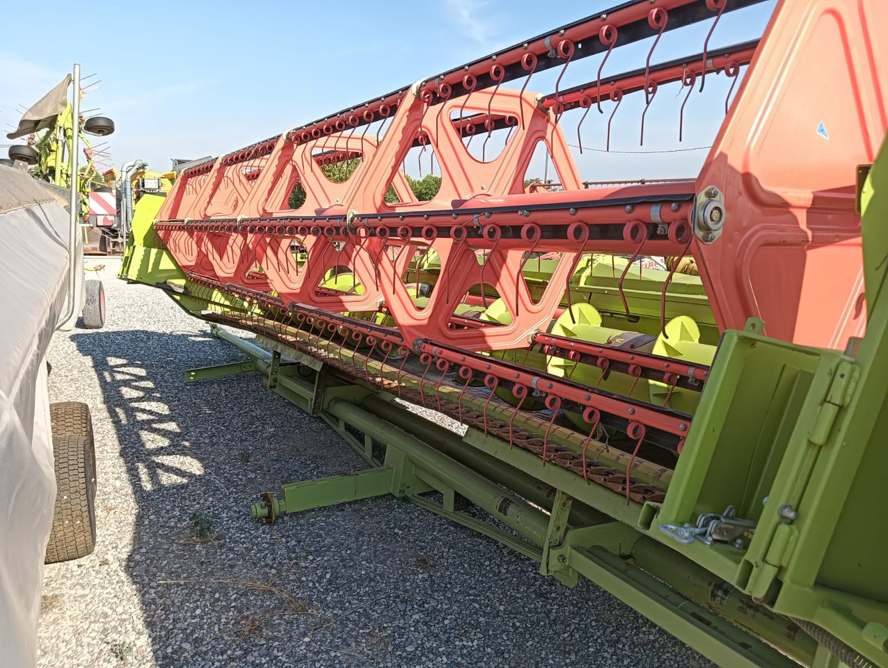 CLAAS S 600 - Heder za kombajn: slika CLAAS S 600 - Heder za kombajn CLAAS S 600 - Heder za kombajn: slika CLAAS S 600 - Heder za kombajn