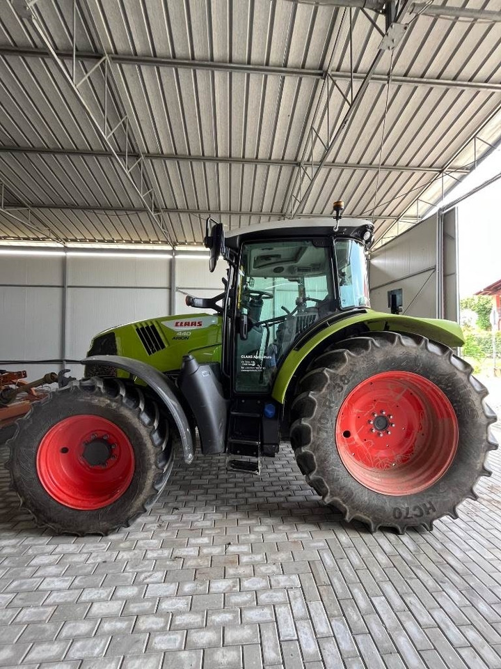 Claas Arion 440 - Traktor: slika Claas Arion 440 - Traktor Claas Arion 440 - Traktor: slika Claas Arion 440 - Traktor