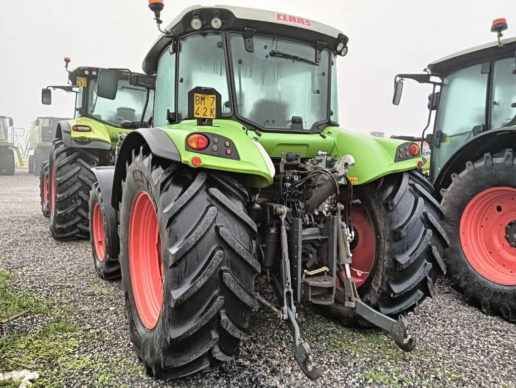 Claas Arion 440 - Traktor: slika Claas Arion 440 - Traktor Claas Arion 440 - Traktor: slika Claas Arion 440 - Traktor