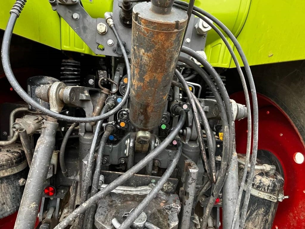 Claas Arion 650 Cmatic - Traktor: slika Claas Arion 650 Cmatic - Traktor Claas Arion 650 Cmatic - Traktor: slika Claas Arion 650 Cmatic - Traktor