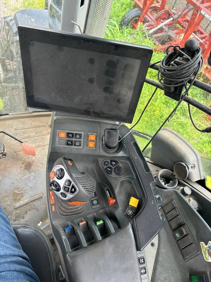 Claas Axion 830 Cmatic - Traktor: slika Claas Axion 830 Cmatic - Traktor Claas Axion 830 Cmatic - Traktor: slika Claas Axion 830 Cmatic - Traktor