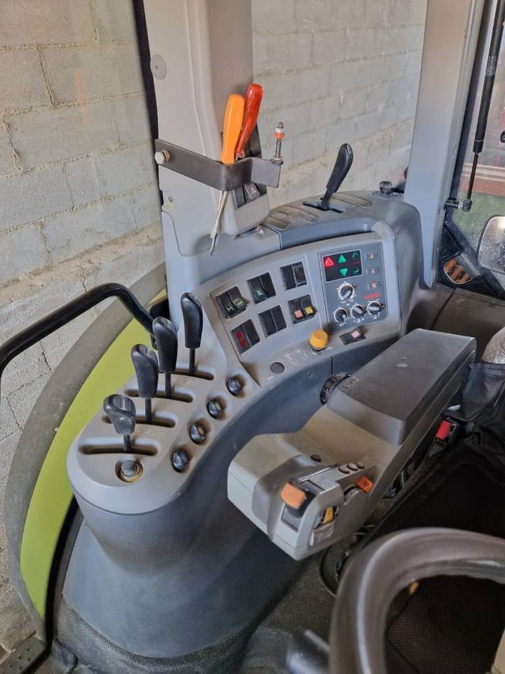 Claas Axion 850 Cebis - Traktor: slika Claas Axion 850 Cebis - Traktor Claas Axion 850 Cebis - Traktor: slika Claas Axion 850 Cebis - Traktor