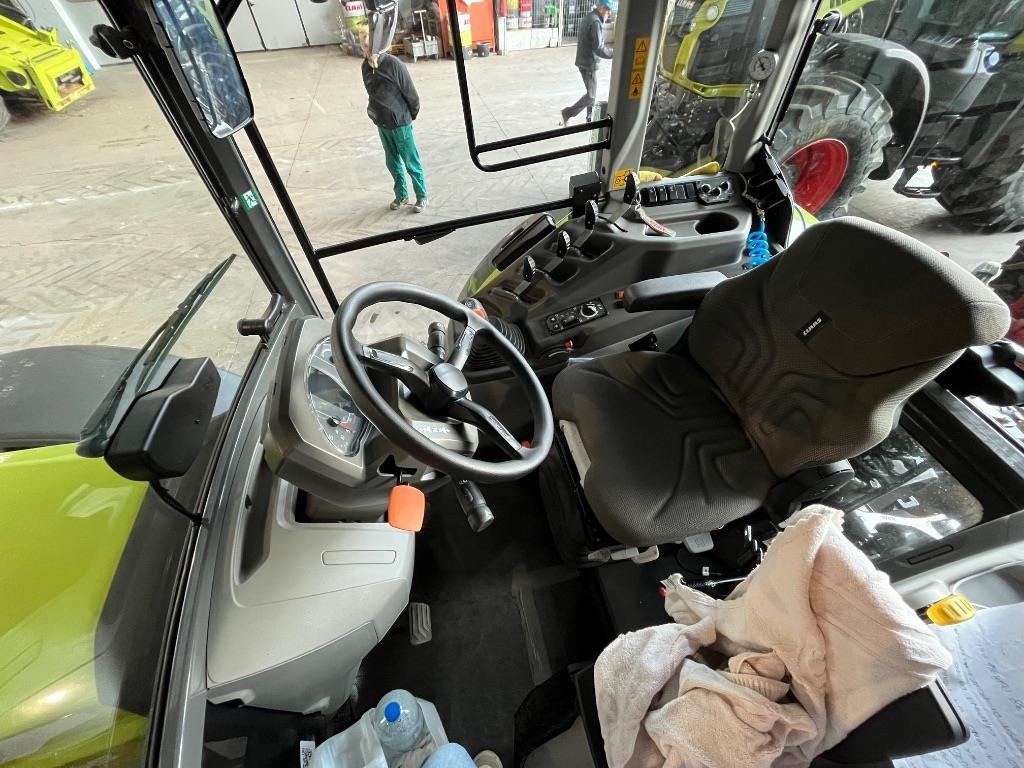 Claas Axos 3.105 - Traktor: slika Claas Axos 3.105 - Traktor Claas Axos 3.105 - Traktor: slika Claas Axos 3.105 - Traktor