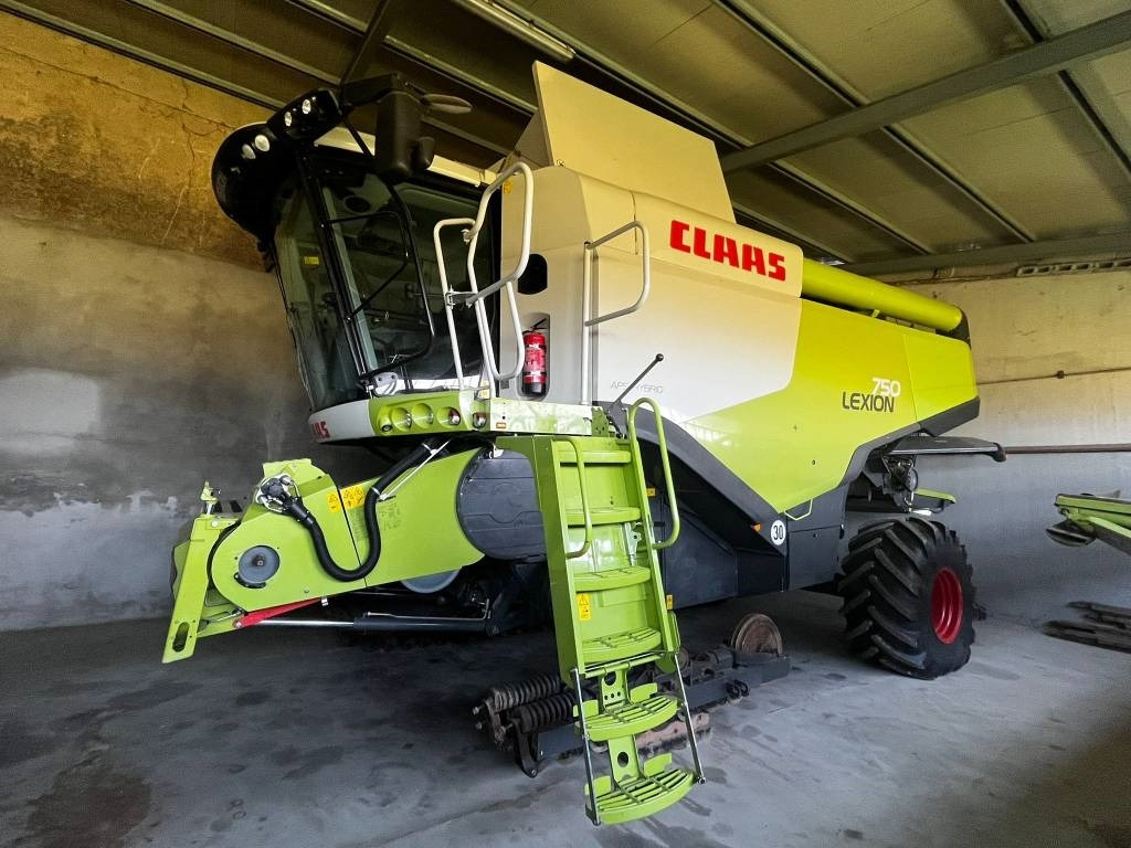 Claas LEXION 750 ACR - Kombajn za žetvu: slika Claas LEXION 750 ACR - Kombajn za žetvu Claas LEXION 750 ACR - Kombajn za žetvu: slika Claas LEXION 750 ACR - Kombajn za žetvu