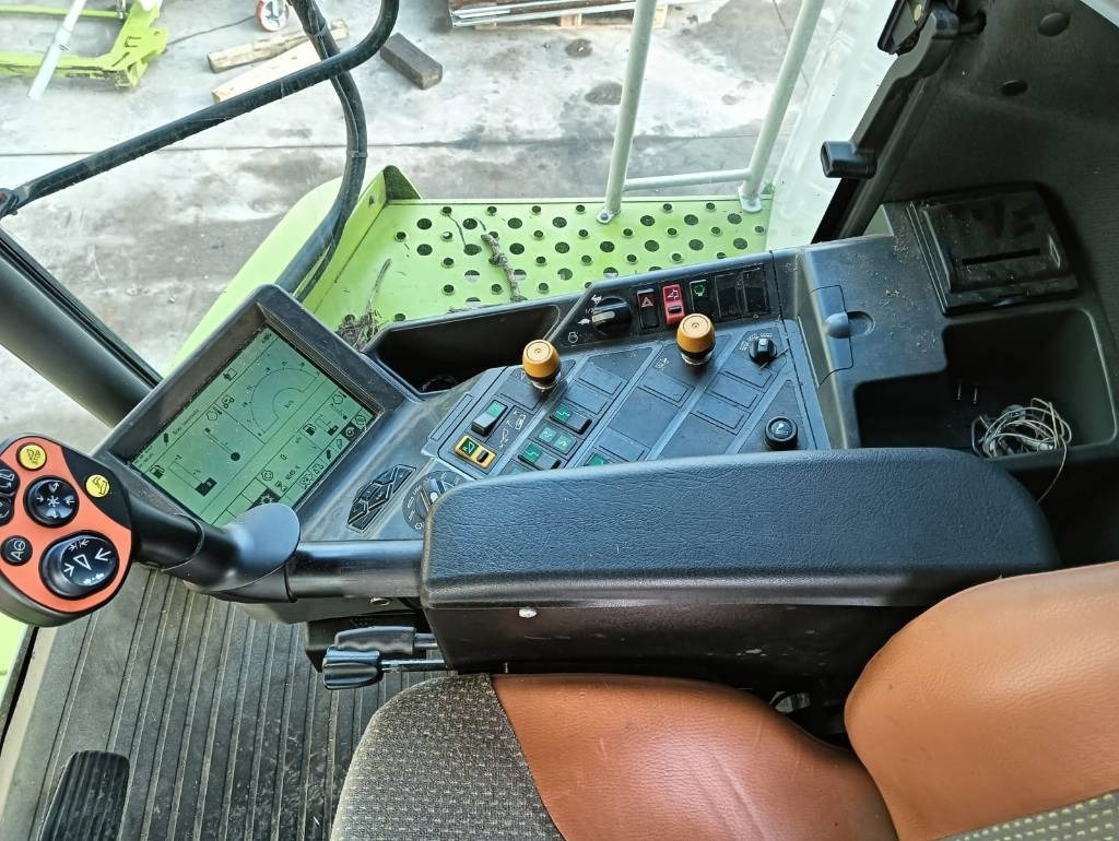 Claas Lexion 570  - Kombajn za žetvu: slika Claas Lexion 570  - Kombajn za žetvu Claas Lexion 570  - Kombajn za žetvu: slika Claas Lexion 570  - Kombajn za žetvu