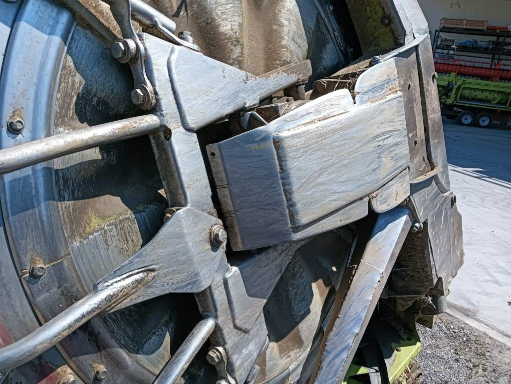 Claas Orbis 600 - Oprema za prevrtanje sijena: slika Claas Orbis 600 - Oprema za prevrtanje sijena Claas Orbis 600 - Oprema za prevrtanje sijena: slika Claas Orbis 600 - Oprema za prevrtanje sijena