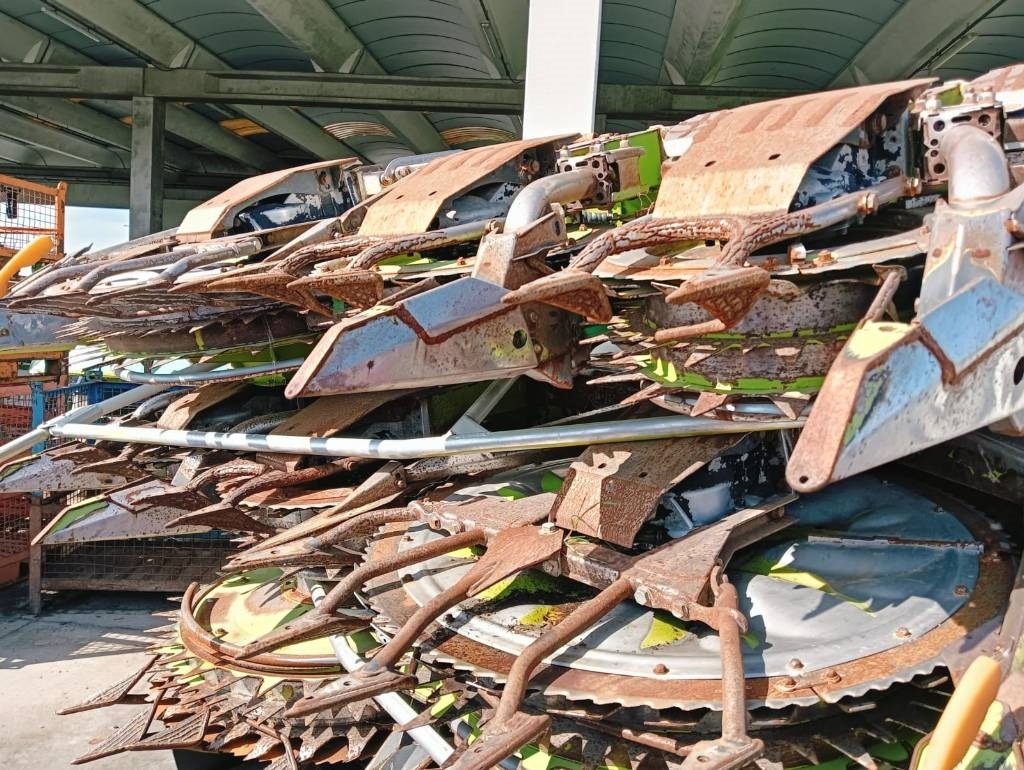Claas Orbis 900 - Oprema za prevrtanje sijena: slika Claas Orbis 900 - Oprema za prevrtanje sijena Claas Orbis 900 - Oprema za prevrtanje sijena: slika Claas Orbis 900 - Oprema za prevrtanje sijena