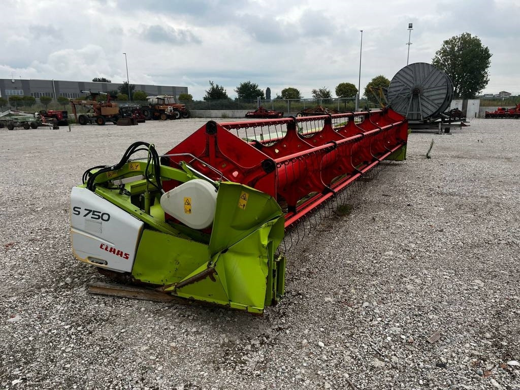 Claas S 750  - Priključak za kombajn: slika Claas S 750  - Priključak za kombajn Claas S 750  - Priključak za kombajn: slika Claas S 750  - Priključak za kombajn