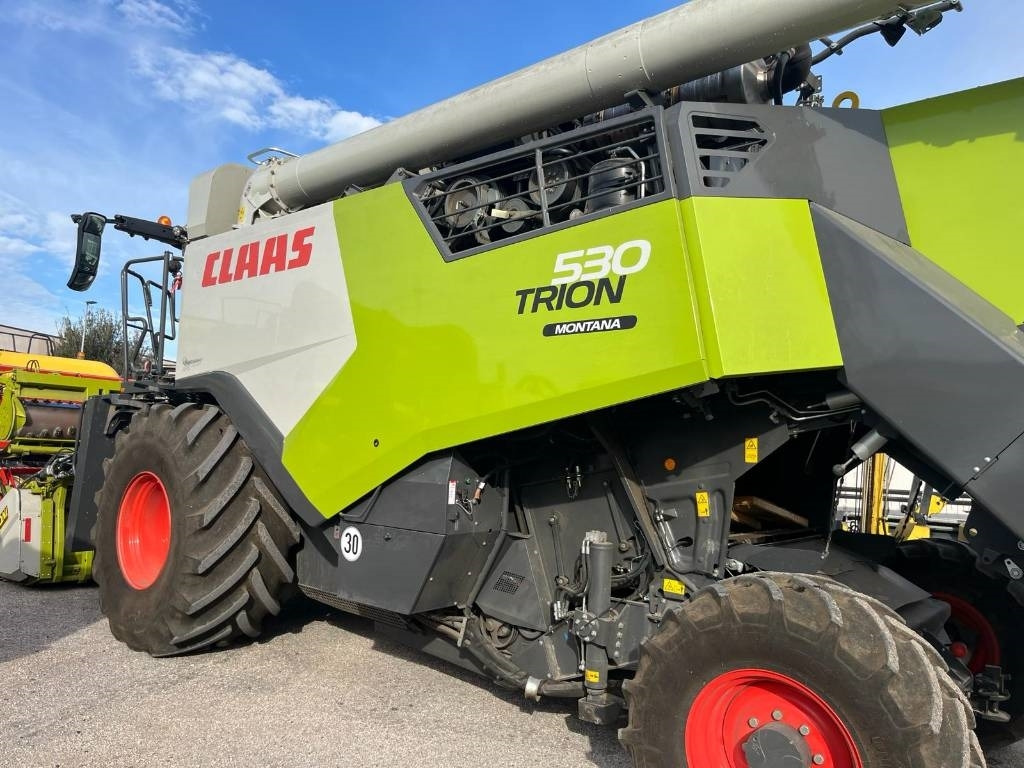 Claas TRION 530 MONTANA - Kombajn za žetvu: slika Claas TRION 530 MONTANA - Kombajn za žetvu Claas TRION 530 MONTANA - Kombajn za žetvu: slika Claas TRION 530 MONTANA - Kombajn za žetvu