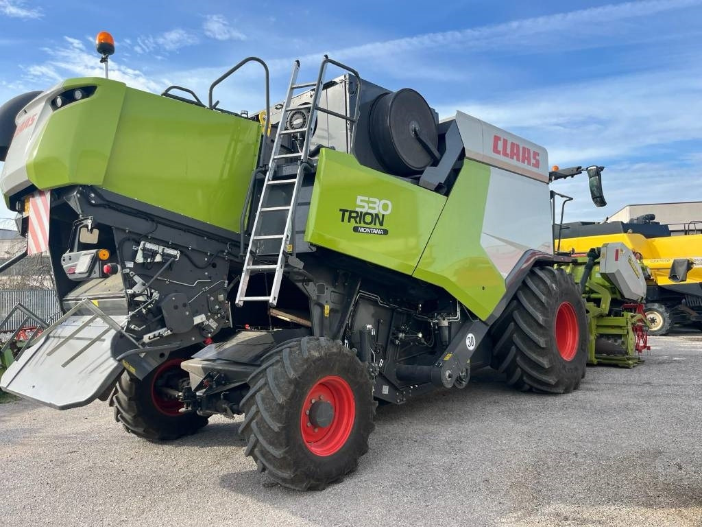 Claas TRION 530 MONTANA - Kombajn za žetvu: slika Claas TRION 530 MONTANA - Kombajn za žetvu Claas TRION 530 MONTANA - Kombajn za žetvu: slika Claas TRION 530 MONTANA - Kombajn za žetvu