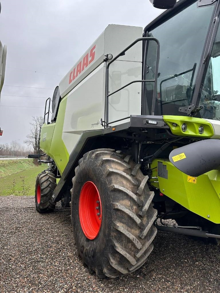 Claas Trion 530 - Kombajn za žetvu: slika Claas Trion 530 - Kombajn za žetvu Claas Trion 530 - Kombajn za žetvu: slika Claas Trion 530 - Kombajn za žetvu