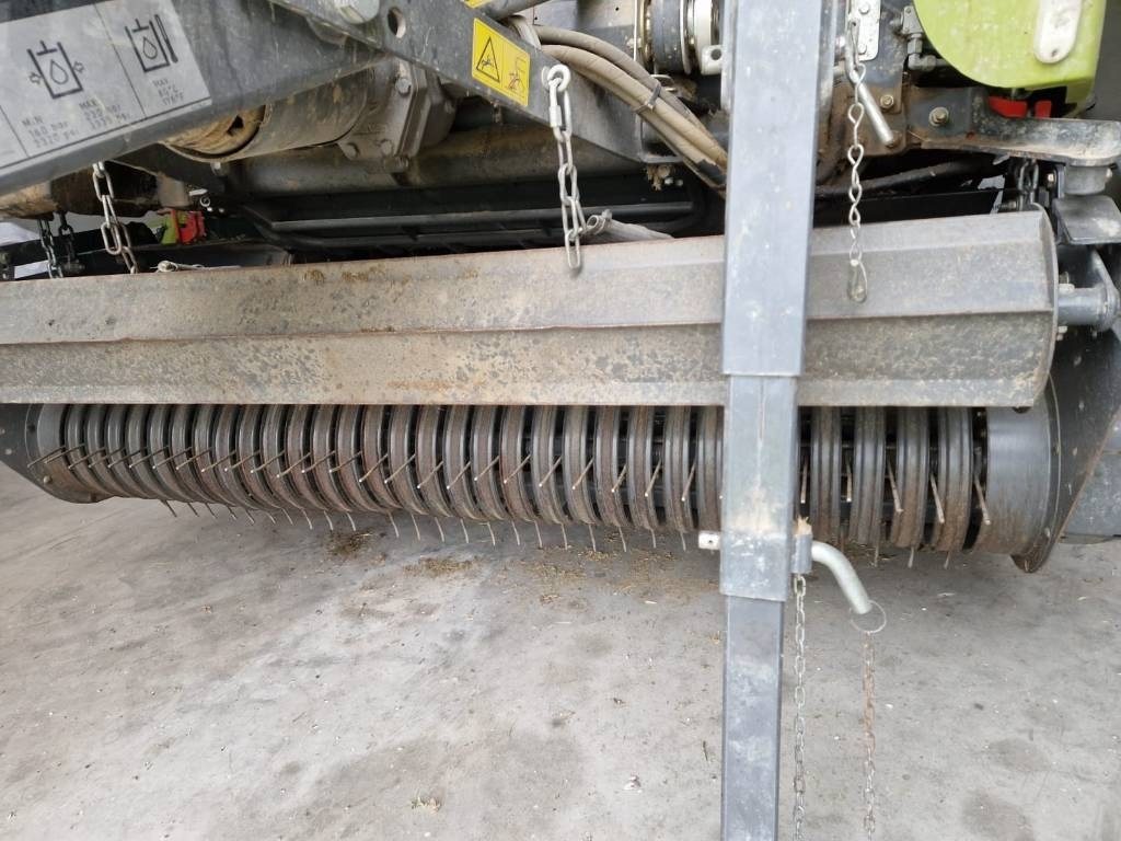 Claas VARIANT 380 PRO RF - Rolo balirka: slika Claas VARIANT 380 PRO RF - Rolo balirka Claas VARIANT 380 PRO RF - Rolo balirka: slika Claas VARIANT 380 PRO RF - Rolo balirka