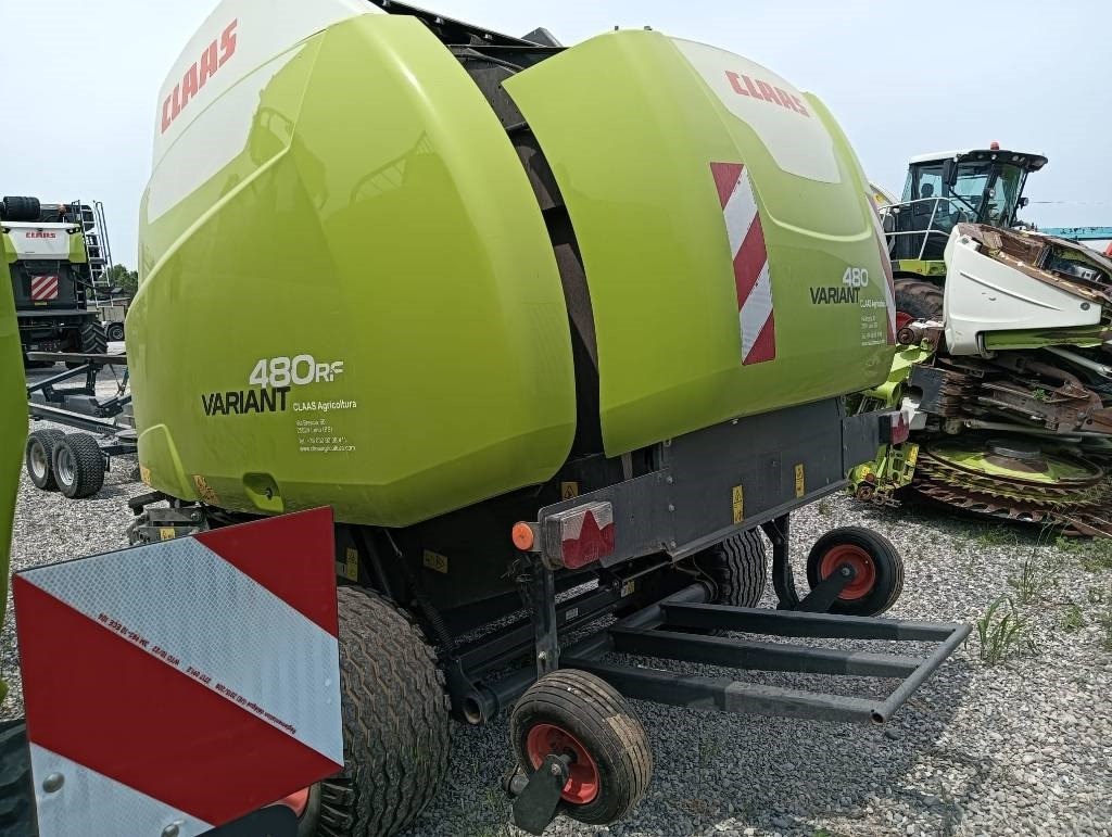 Claas Variant 480 RF - Rolo balirka: slika Claas Variant 480 RF - Rolo balirka Claas Variant 480 RF - Rolo balirka: slika Claas Variant 480 RF - Rolo balirka