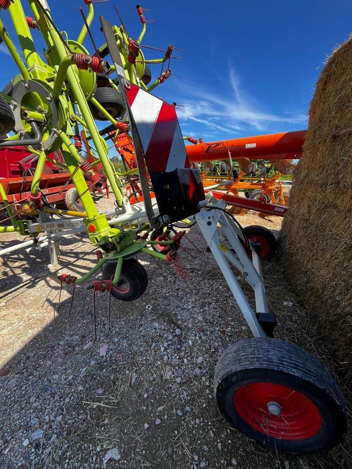 Claas Volto 900 T - Prevrtač sijena/ Grabulje: slika Claas Volto 900 T - Prevrtač sijena/ Grabulje Claas Volto 900 T - Prevrtač sijena/ Grabulje: slika Claas Volto 900 T - Prevrtač sijena/ Grabulje