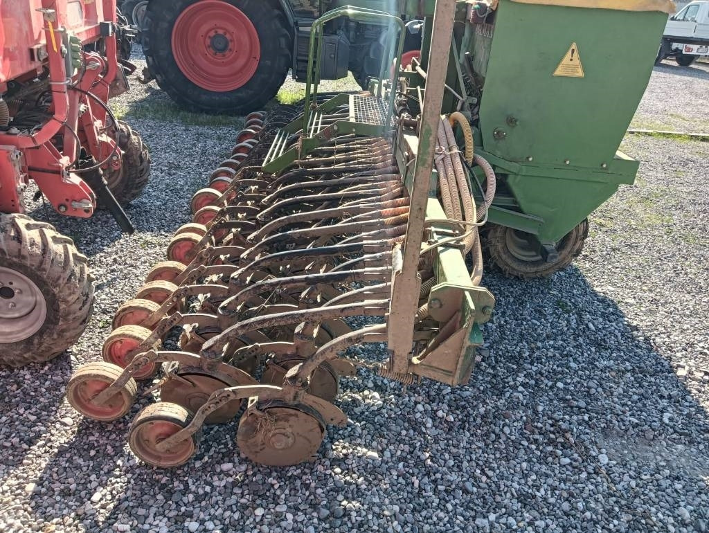 Damax 5 MT - Precizna sijačica: slika Damax 5 MT - Precizna sijačica Damax 5 MT - Precizna sijačica: slika Damax 5 MT - Precizna sijačica