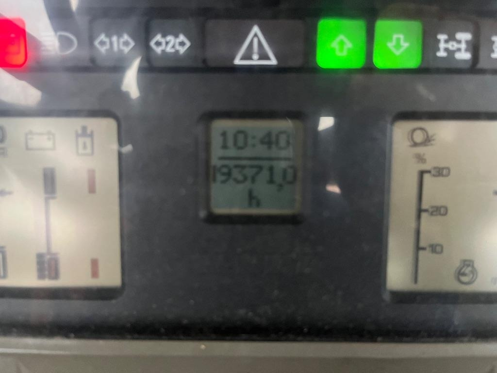 Fendt Favorit 716 Vario - Traktor: slika Fendt Favorit 716 Vario - Traktor Fendt Favorit 716 Vario - Traktor: slika Fendt Favorit 716 Vario - Traktor