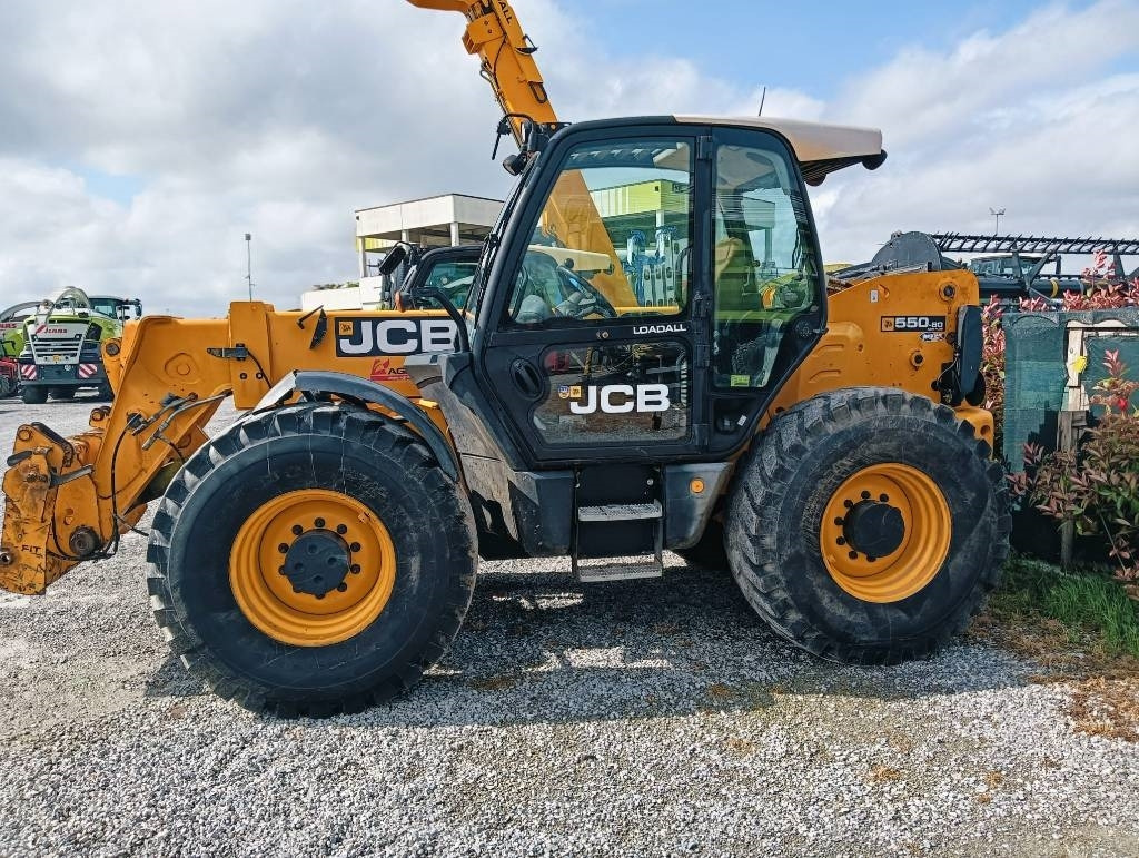 JCB 550-80 - Teleskopski rukovatelj: slika JCB 550-80 - Teleskopski rukovatelj JCB 550-80 - Teleskopski rukovatelj: slika JCB 550-80 - Teleskopski rukovatelj