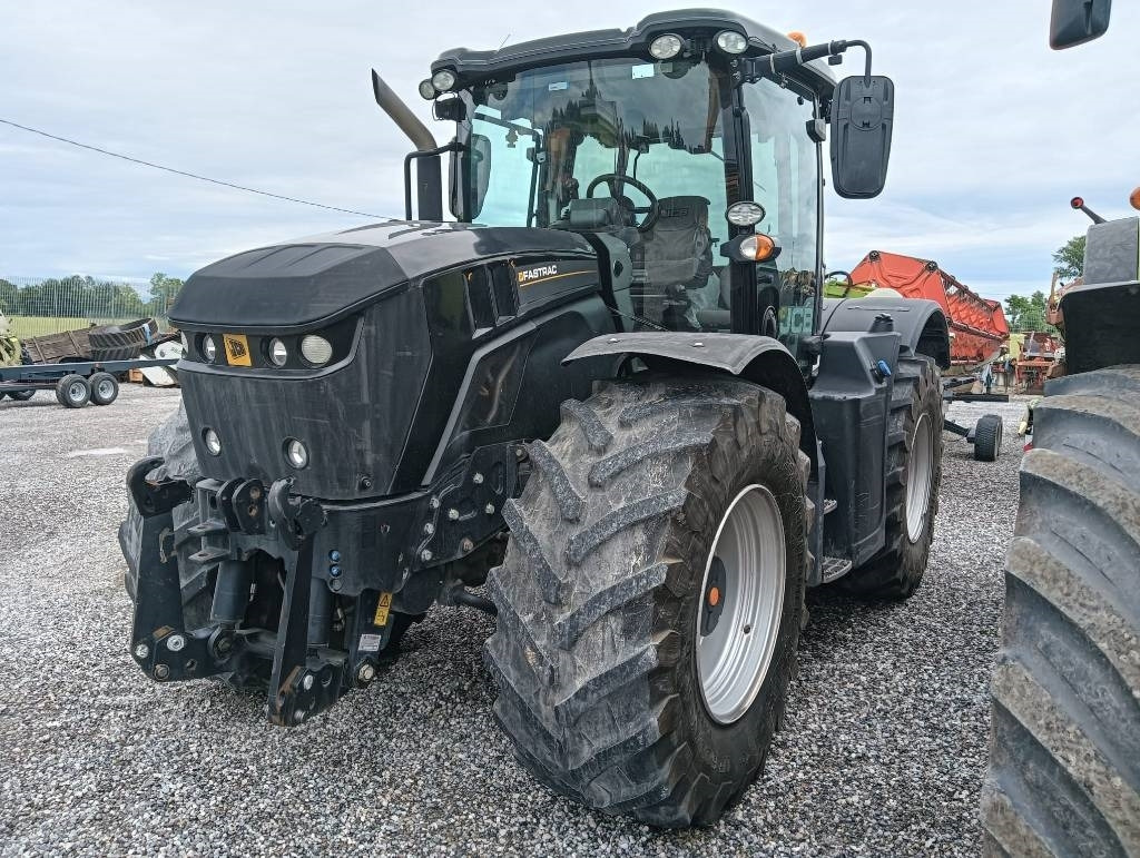 JCB Fastrac 4220 - Traktor: slika JCB Fastrac 4220 - Traktor JCB Fastrac 4220 - Traktor: slika JCB Fastrac 4220 - Traktor