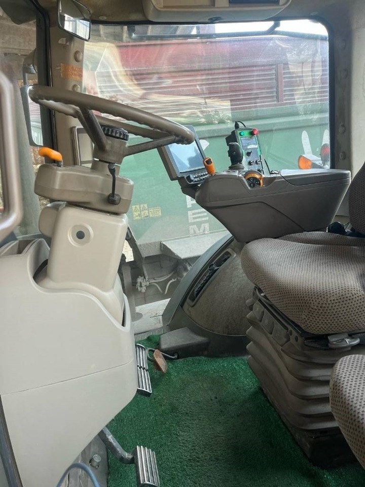 John Deere 7230 R - Traktor: slika John Deere 7230 R - Traktor John Deere 7230 R - Traktor: slika John Deere 7230 R - Traktor