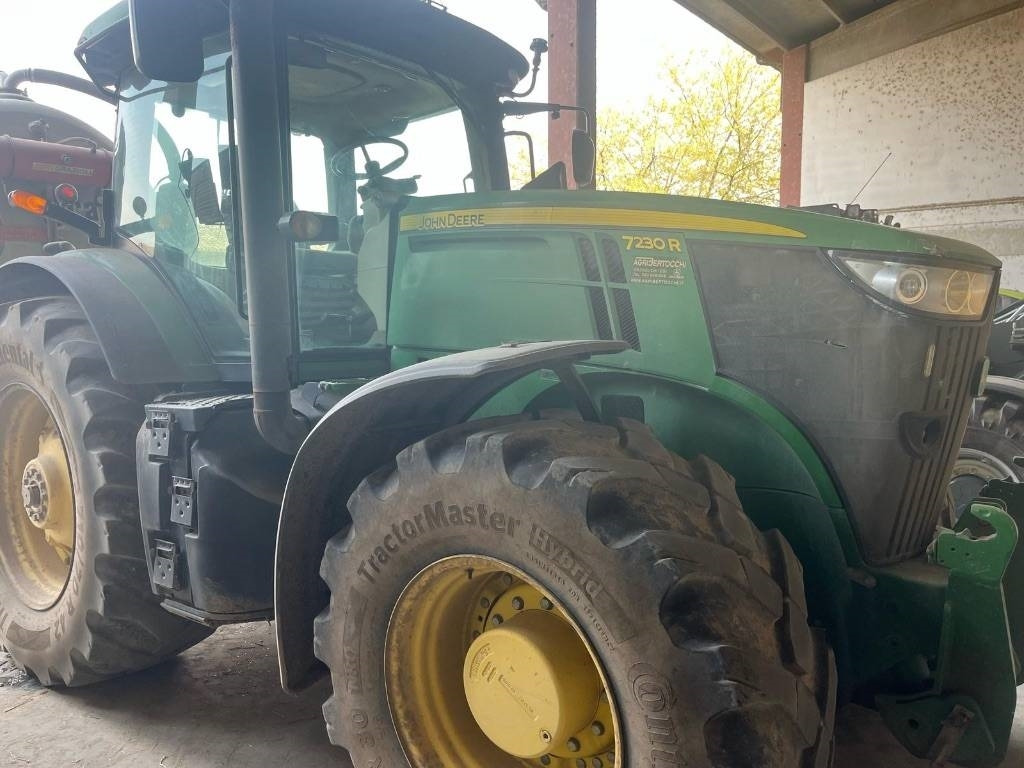 John Deere 7230 R - Traktor: slika John Deere 7230 R - Traktor John Deere 7230 R - Traktor: slika John Deere 7230 R - Traktor