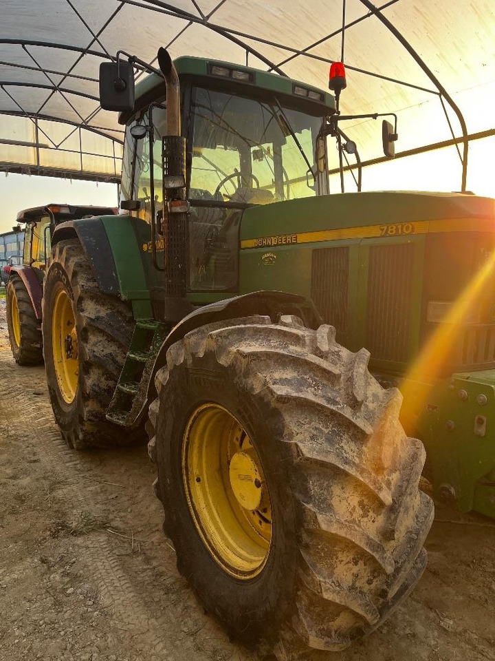 John Deere 7810 - Traktor: slika John Deere 7810 - Traktor John Deere 7810 - Traktor: slika John Deere 7810 - Traktor