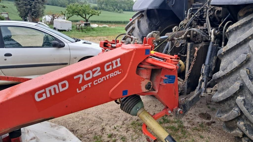 Kuhn GMD 702 - Kosilica: slika Kuhn GMD 702 - Kosilica Kuhn GMD 702 - Kosilica: slika Kuhn GMD 702 - Kosilica