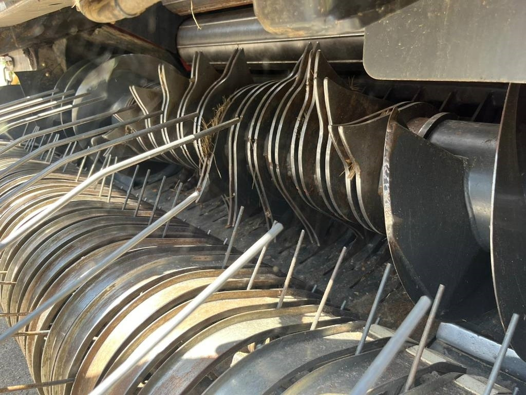 Kuhn VB 2160 - Rolo balirka: slika Kuhn VB 2160 - Rolo balirka Kuhn VB 2160 - Rolo balirka: slika Kuhn VB 2160 - Rolo balirka