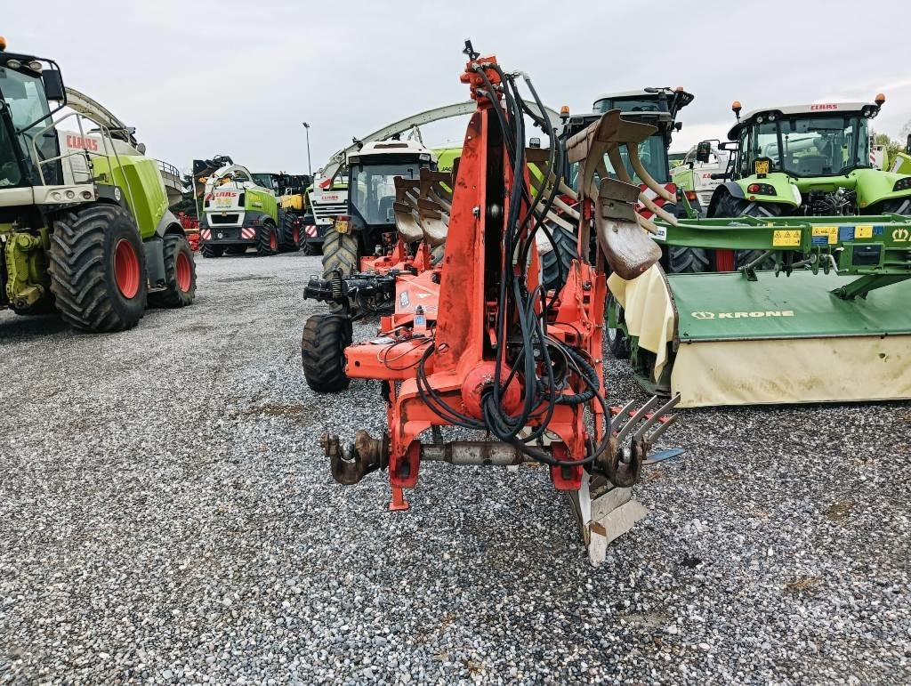 Kuhn Vari-Master 153 - Plug: slika Kuhn Vari-Master 153 - Plug Kuhn Vari-Master 153 - Plug: slika Kuhn Vari-Master 153 - Plug